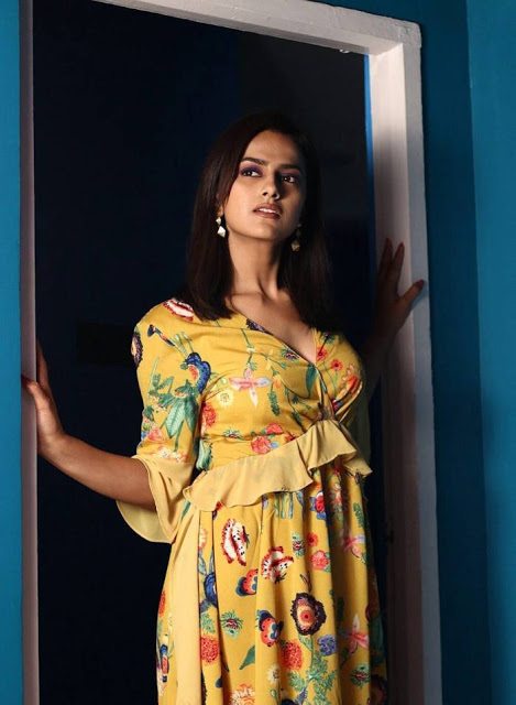 Actress Shraddha Srinath Photoshoot In Yellow Gown 47